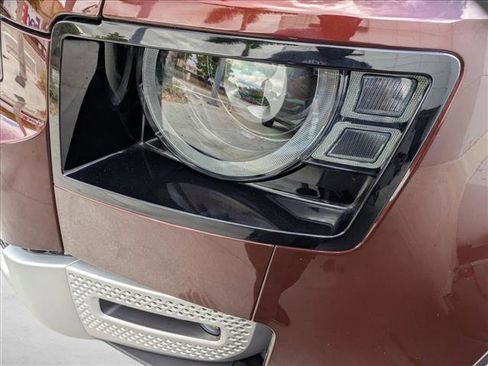 Used 2023 Land Rover Defender 130 First Edition image 5