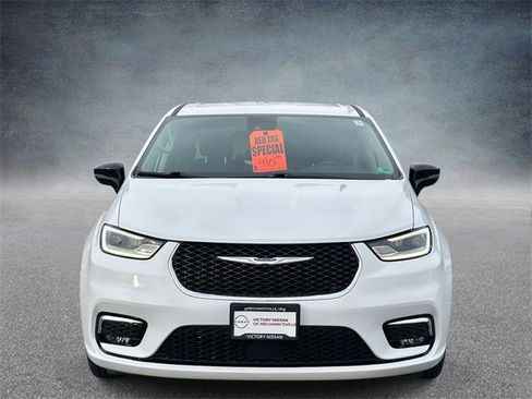 Used 2024 Chrysler Pacifica Select image 6