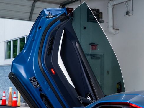 Used 2024 Lamborghini Revuelto image 33