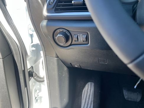 New 2026 Chrysler Voyager LX image 31