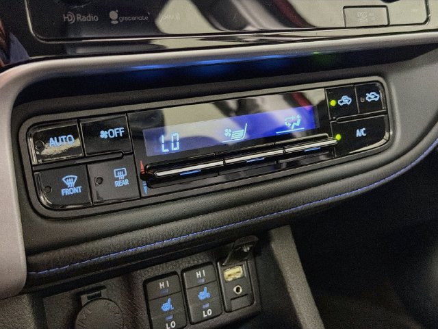 Used 2018 Toyota Corolla XSE w/ Carpet Mat Package (TMS) FWD image 23