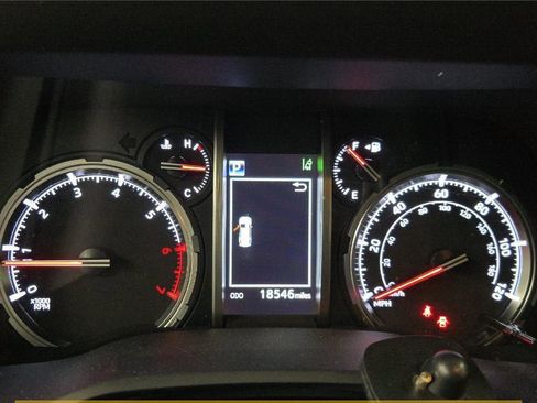 Used 2024 Toyota 4Runner TRD Off-Road Premium image 5