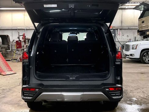 Used 2025 Lexus LX 600 4WD w/ Luxury Package image 31
