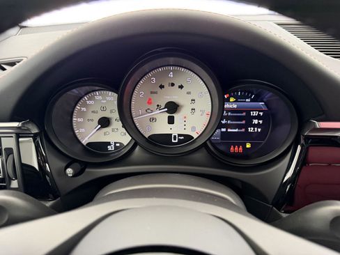 New 2026 Porsche Macan image 21