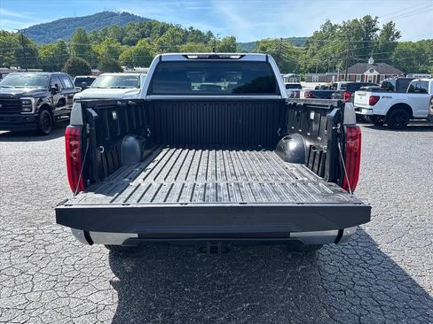 Used 2022 Toyota Tundra Limited AWD/4WD image 7