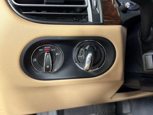 Certified 2026 Porsche Macan AWD/4WD image 17