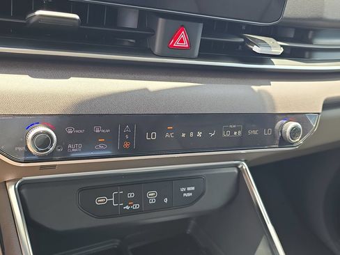 New 2027 Kia Carnival EX FWD image 26