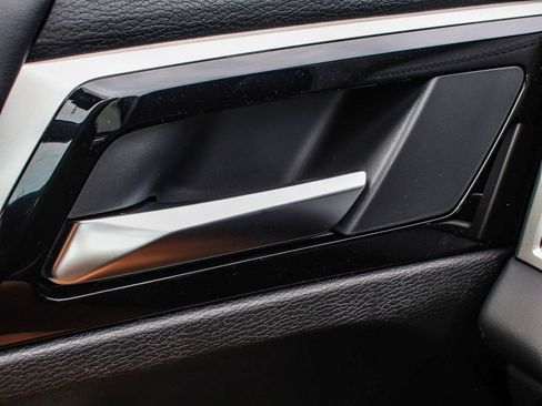 New 2026 Mitsubishi Outlander LE AWD/4WD image 9