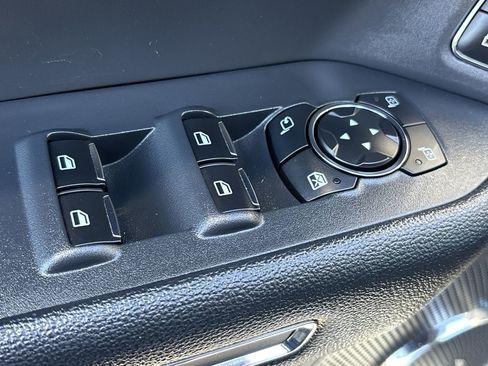 Certified 2024 Ford Expedition XLT image 19