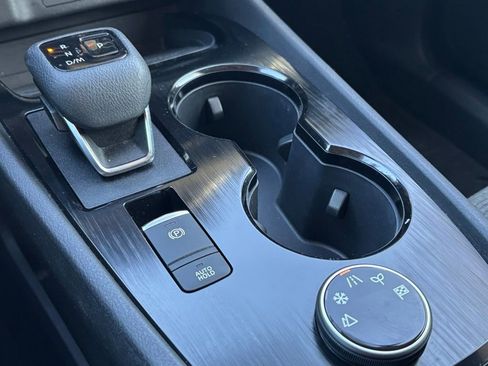 Used 2023 Nissan Rogue SV image 23