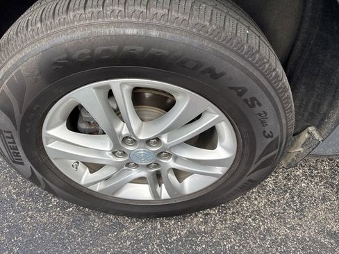 Used 2019 Buick Enclave Essence AWD/4WD image 25