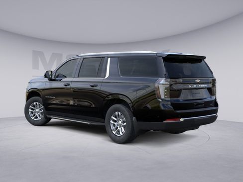 New 2026 Chevrolet Suburban LT image 4