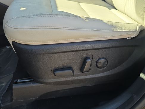 Used 2021 Kia Telluride EX w/ EX Premium Package image 21