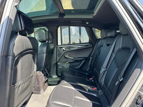 Used 2017 Porsche Macan image 13