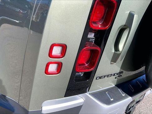Used 2021 Land Rover Defender 110 SE image 26