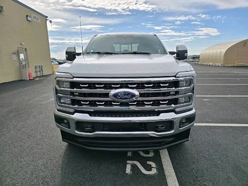 Used 2023 Ford F250 Lariat w/ FX4 Off-Road Package AWD/4WD image 9