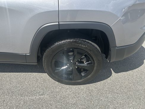 Used 2019 Jeep Cherokee Latitude Plus image 20