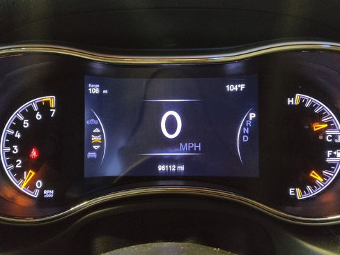 Used 2017 Jeep Grand Cherokee Limited w/ Luxury Group II image 23