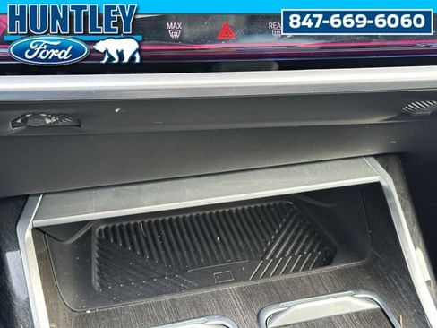 Used 2024 BMW 740i xDrive image 23