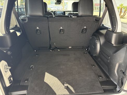 Used 2025 Jeep Wrangler Sahara w/ Safety Group image 31