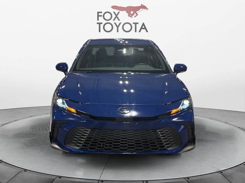 Used 2025 Toyota Camry SE w/ Convenience Package FWD image 9