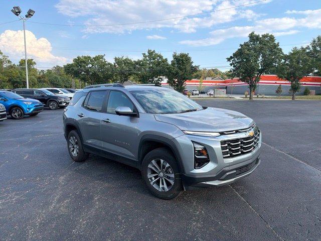 Used 2025 Chevrolet Equinox LT w/ Convenience Package II FWD image 4