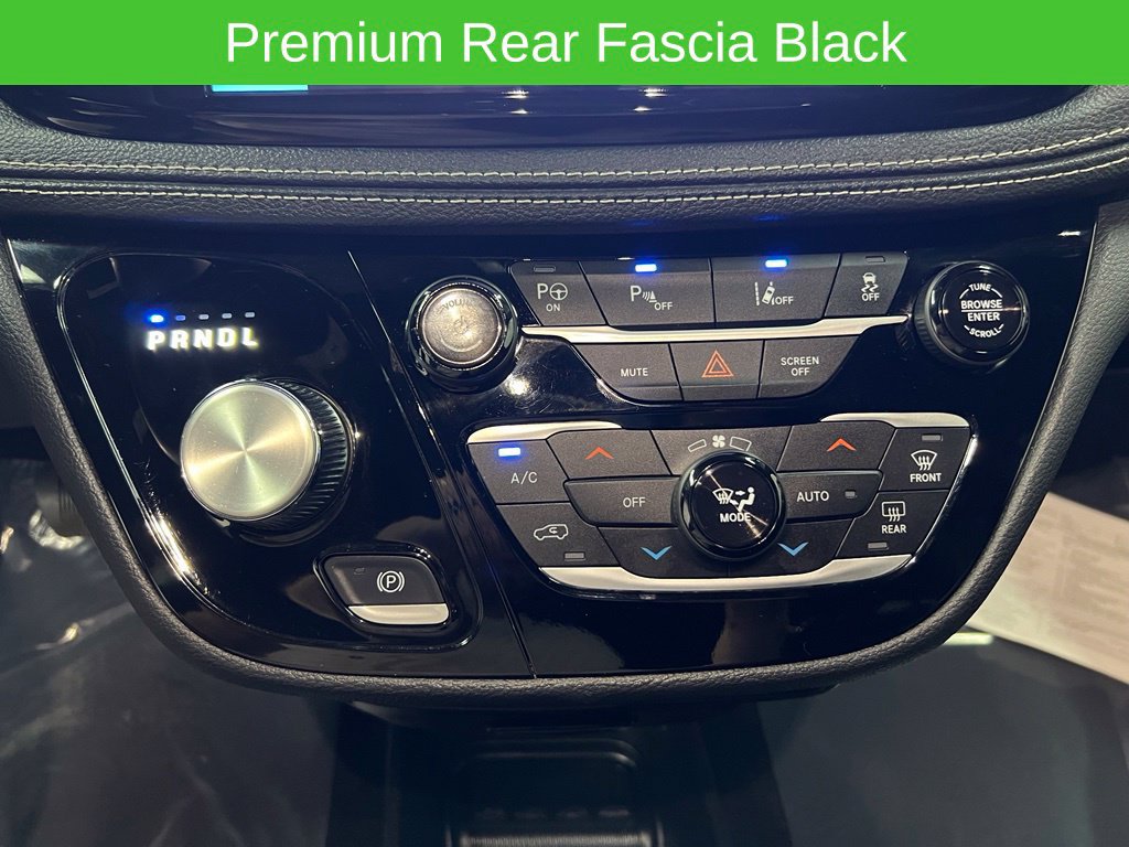 Used 2024 Chrysler Pacifica Limited FWD image 27