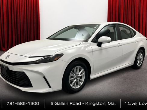 Used 2025 Toyota Camry LE w/ Convenience Package AWD/4WD image 1