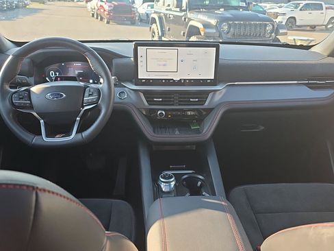 Used 2025 Ford Explorer ST AWD/4WD image 18