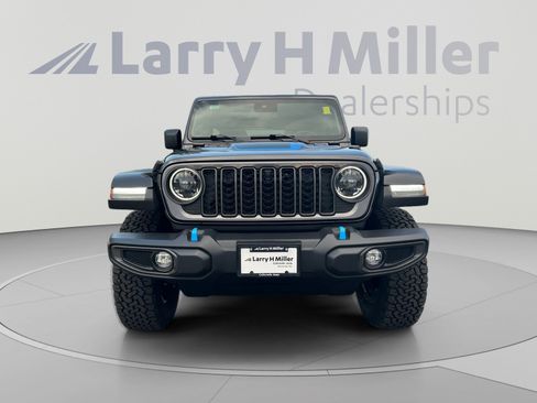 Used 2024 Jeep Wrangler Unlimited Rubicon 4xe w/ Technology Group AWD/4WD image 8