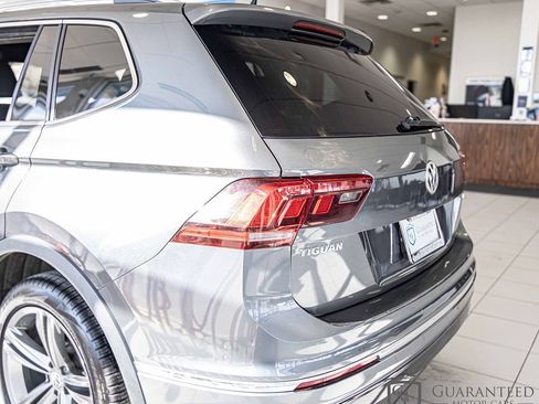 Used 2019 Volkswagen Tiguan SEL Premium image 14