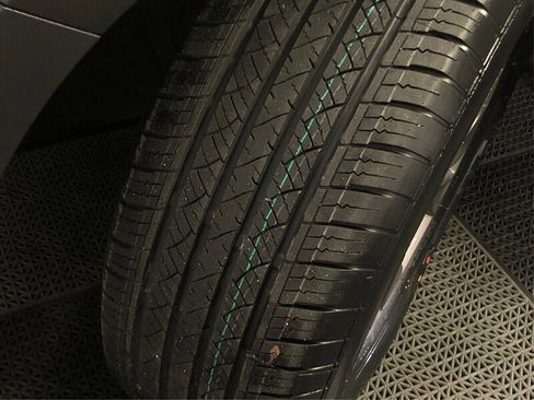 Used 2014 Hyundai Santa Fe Sport w/ Premium Equipment Package 03 image 19