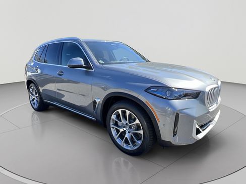 New 2026 BMW X5 xDrive50e w/ Premium Package AWD/4WD image 7