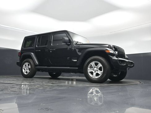 Used 2021 Jeep Wrangler Unlimited Sport AWD/4WD image 4