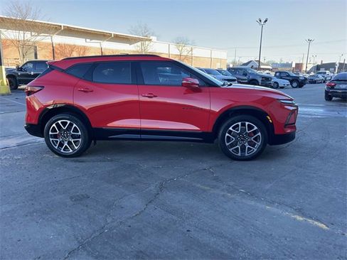 Used 2023 Chevrolet Blazer RS image 2