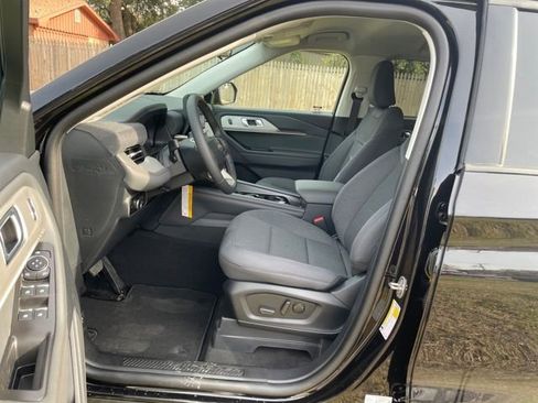 New 2026 Ford Explorer Active image 9