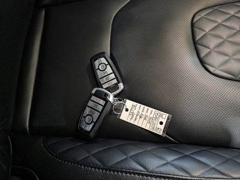 Used 2024 Ford Edge Titanium w/ Equipment Group 301A image 9