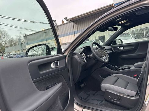Certified 2023 Volvo XC40 Recharge Plus image 20