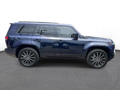 Certified 2026 Lexus GX 550 w/ Cold Area Package AWD/4WD image 2