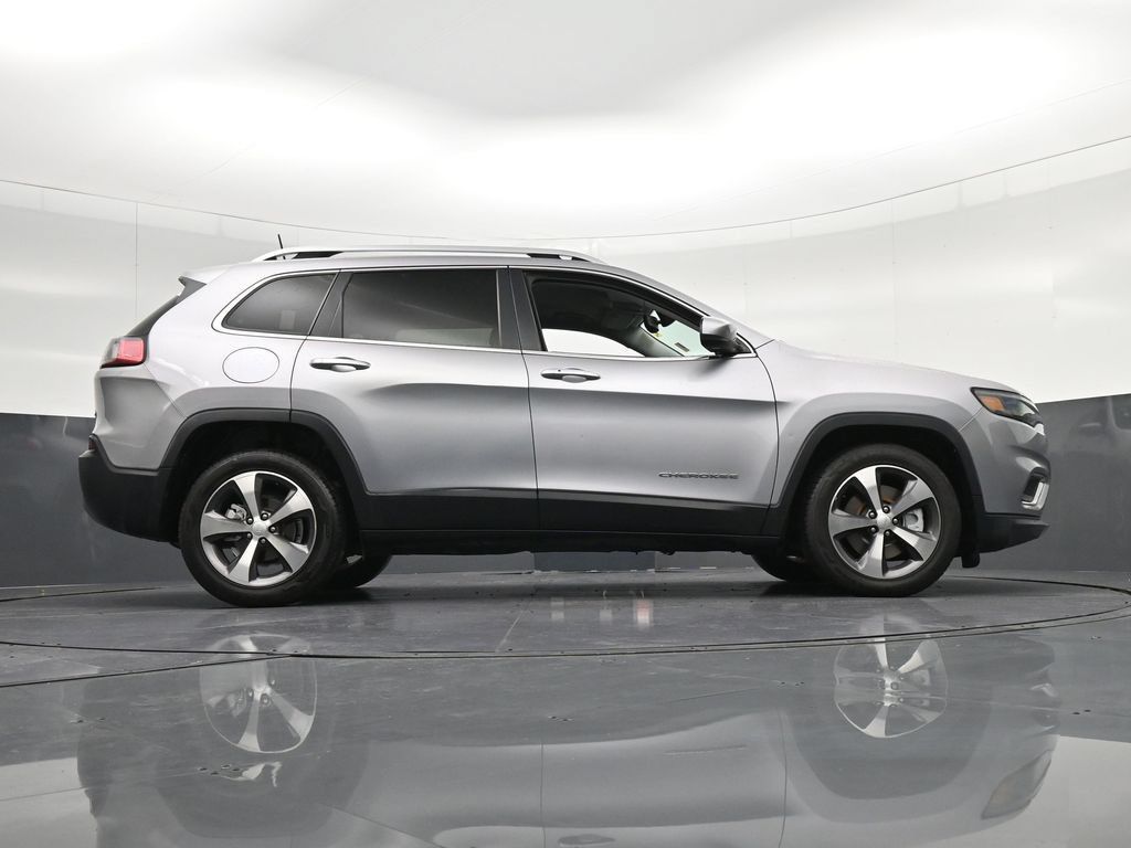 Used 2020 Jeep Cherokee Limited FWD image 31