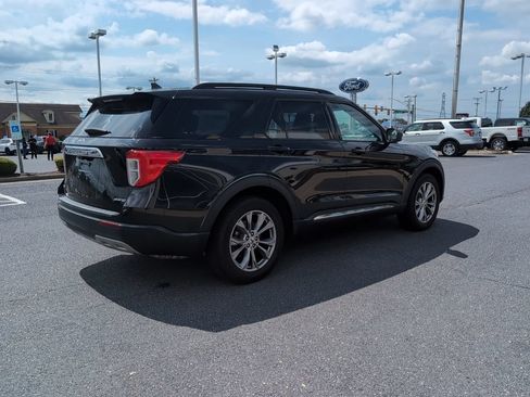 Used 2023 Ford Explorer XLT w/ Equipment Group 202A AWD/4WD image 5