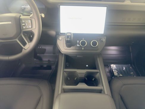 New 2026 Land Rover Defender 110 X-Dynamic SE image 24