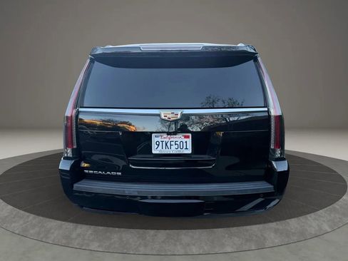 Used 2019 Cadillac Escalade ESV Platinum image 4