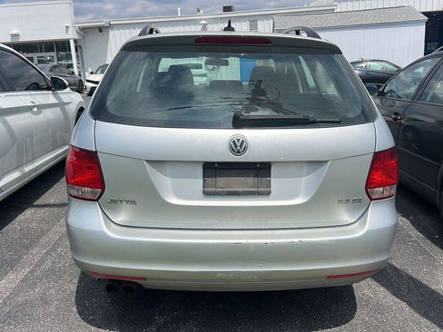 Used 2013 Volkswagen Jetta SE FWD image 3