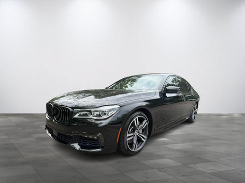 Used 2018 BMW 750i RWD image 3