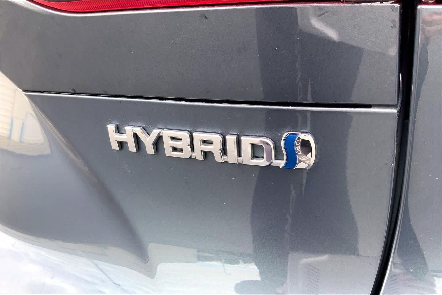 Used 2021 Toyota Venza LE AWD/4WD image 9