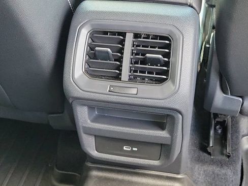 Certified 2022 Volkswagen Taos SE FWD image 6