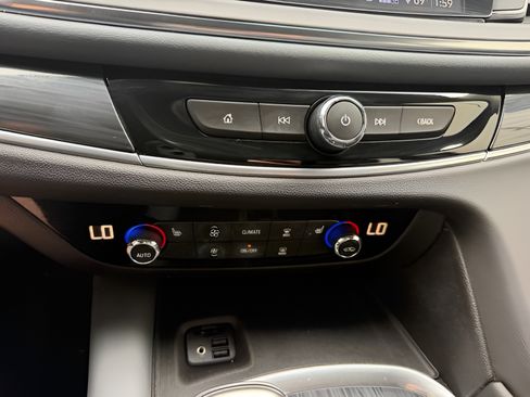 Used 2021 Buick Enclave Essence FWD image 16