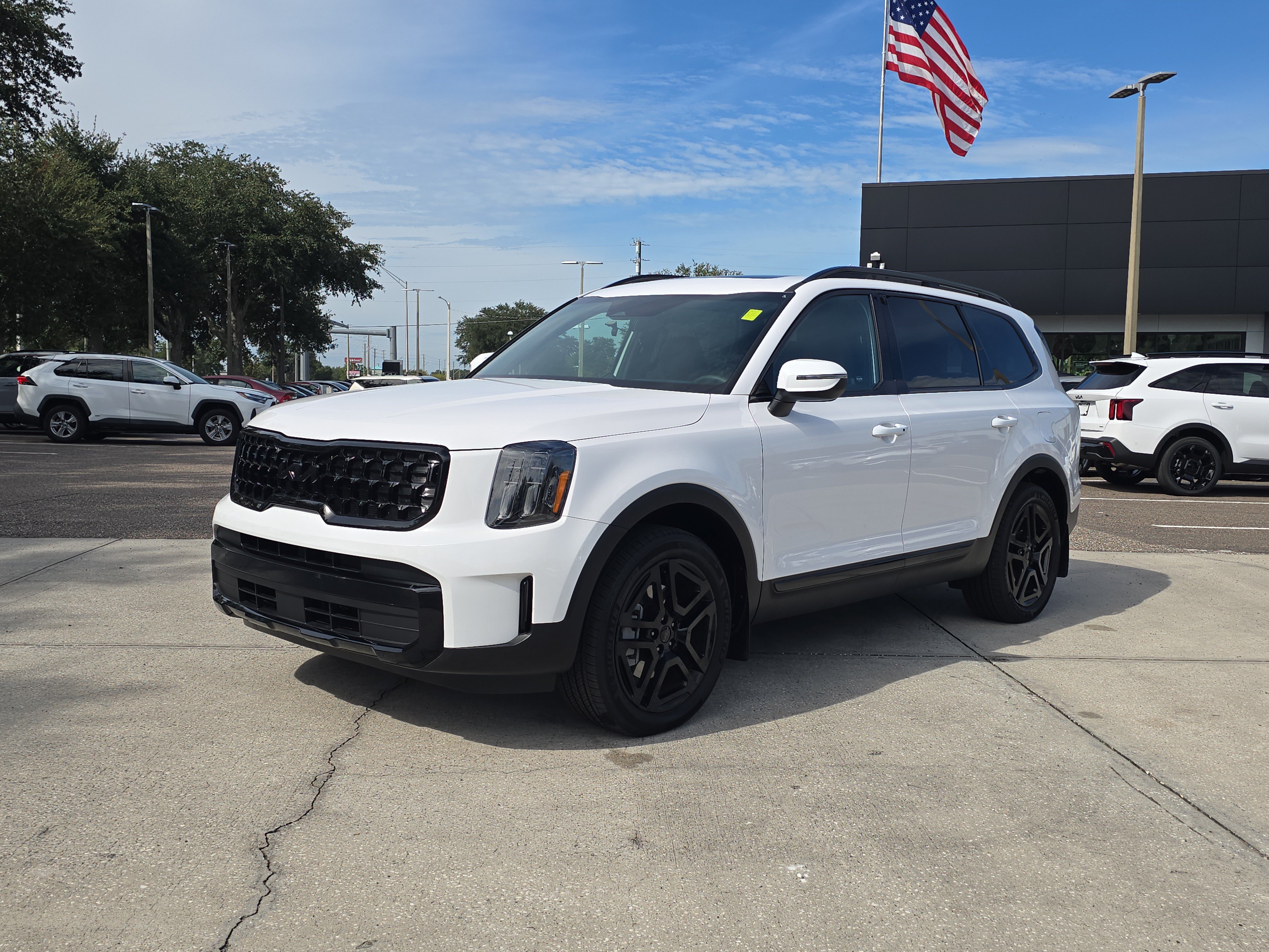 Certified 2025 Kia Telluride EX X-Line AWD/4WD image 4