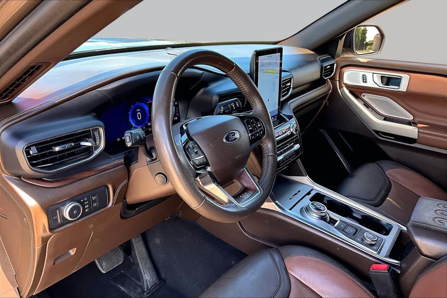 Used 2021 Ford Explorer King Ranch w/ Premium Technology Package AWD/4WD image 18